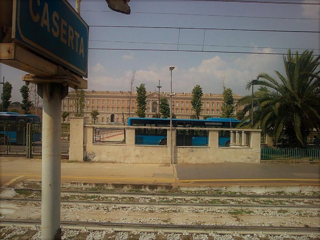 B&B Stazione La Reggia Caserta Kültér fotó